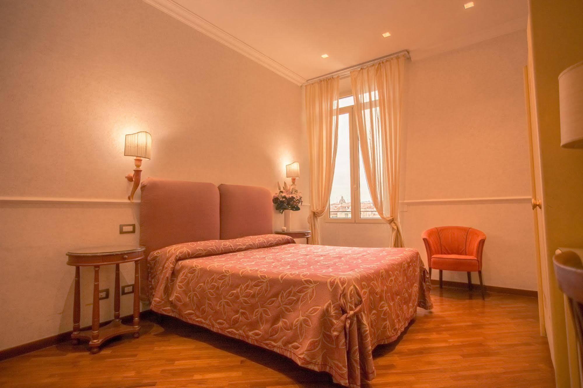 Hotel Aurora Florence Room photo